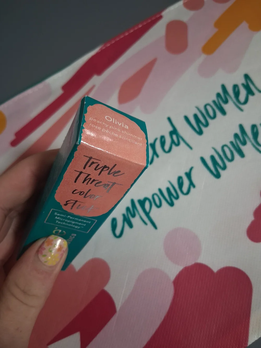 Thrive Causemetics Makeup Set with Cosmetic Bag